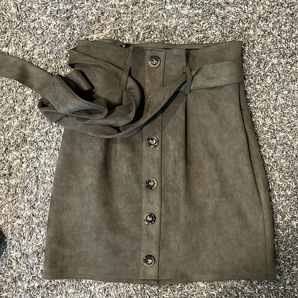 Misguided skirt size 6 olive green only worn once
